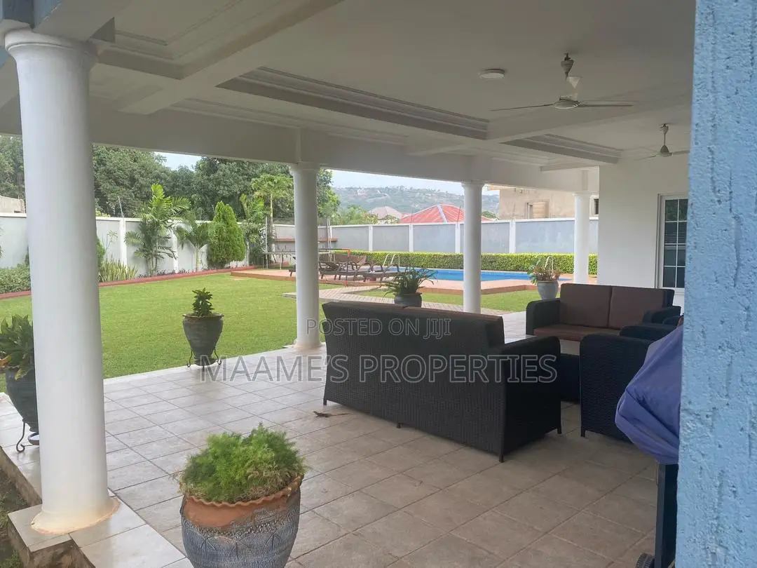 7bdrm Mansion in Oyarifa for sale