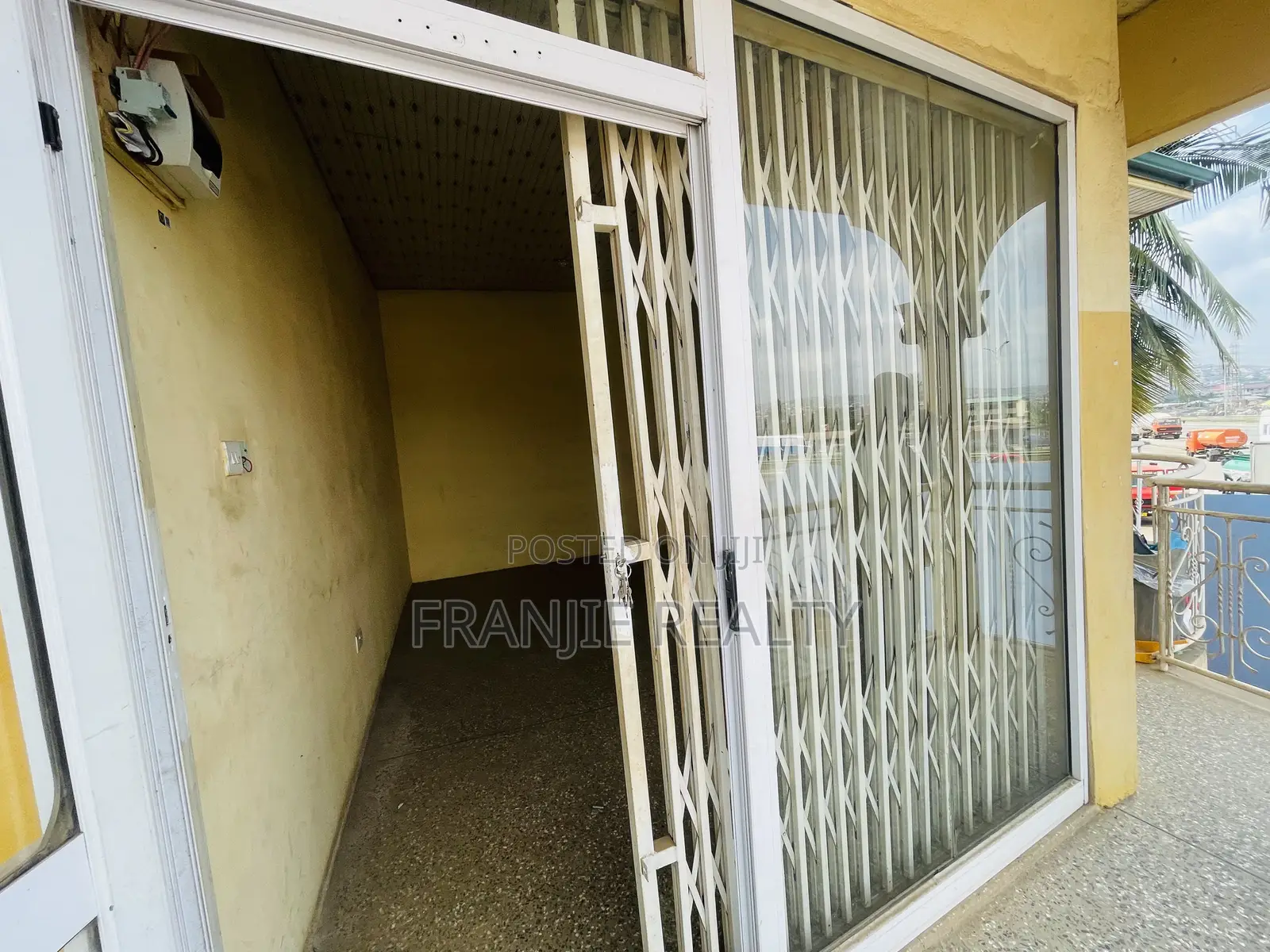 Store/Office Space for Rent Awoshie
