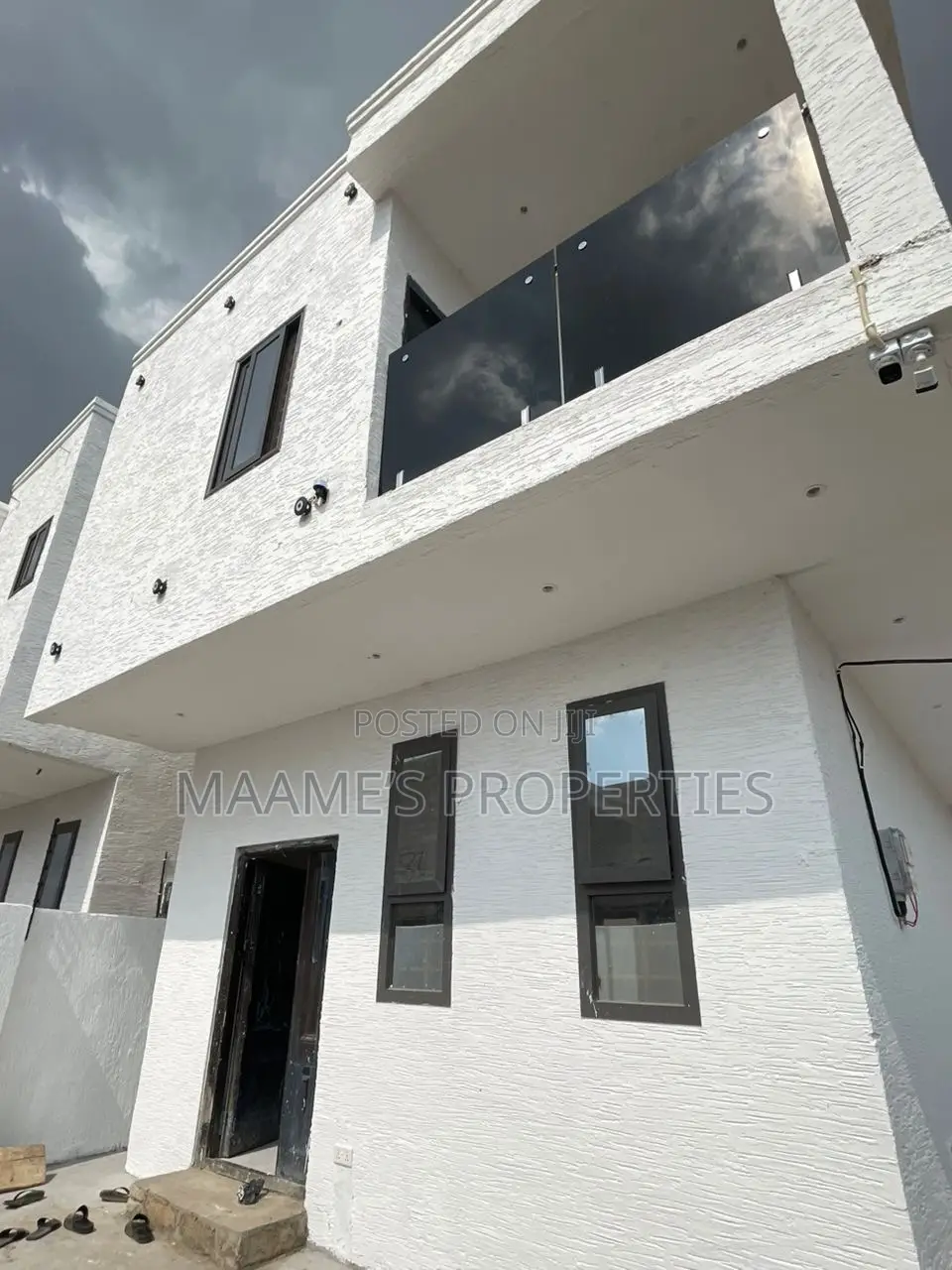 3bdrm Duplex in East Legon for sale