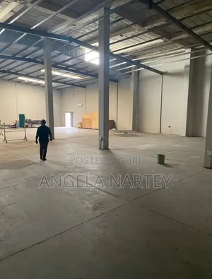 Showroom With Warehouse And Office Close To N1 Road-dzorwulu