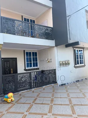 6bdrm House in Alex Otuo Properties, Kumasi Metropolitan for sale