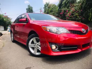 Toyota Camry SE 4dr Sedan (2.5L 4cyl 6A) 2013 Red