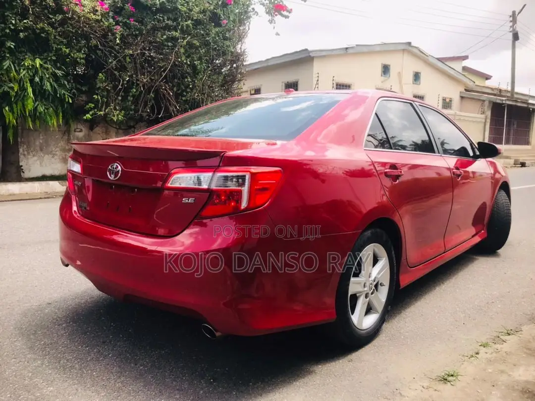Toyota Camry SE 4dr Sedan (2.5L 4cyl 6A) 2013 Red