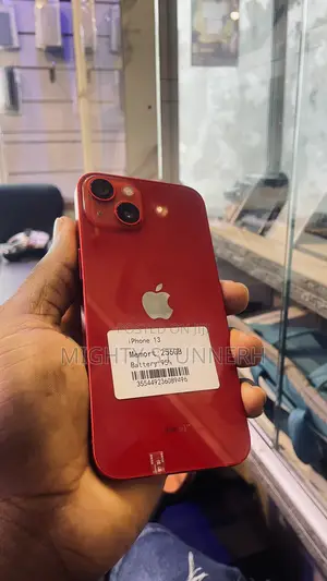 Apple iPhone 13 256 GB Red