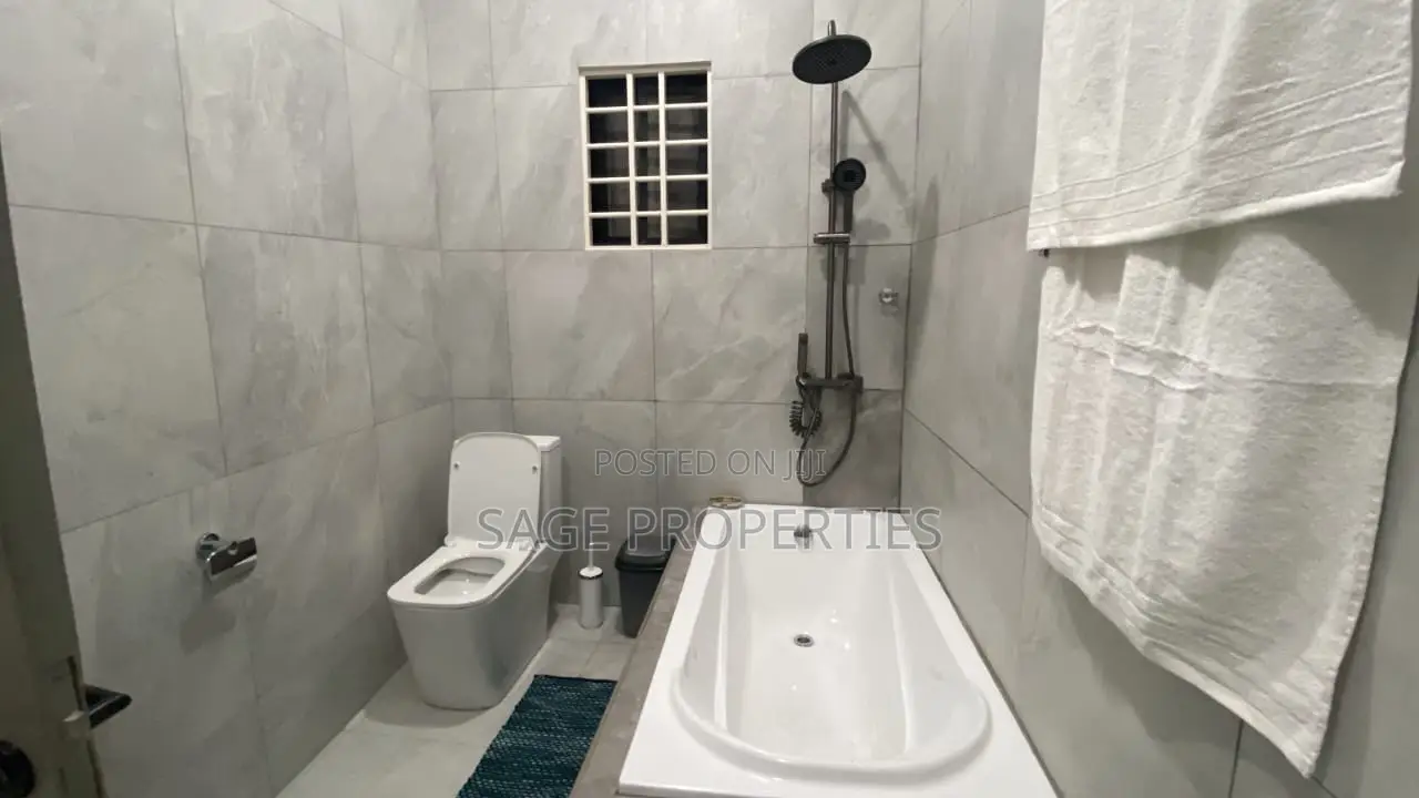 5bdrm House in Nmai-Dzorn for sale