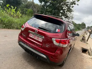 Nissan Pathfinder SV FWD 2013 Red