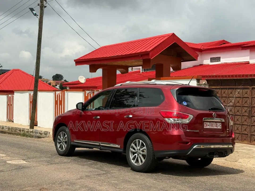 Nissan Pathfinder SV FWD 2013 Red