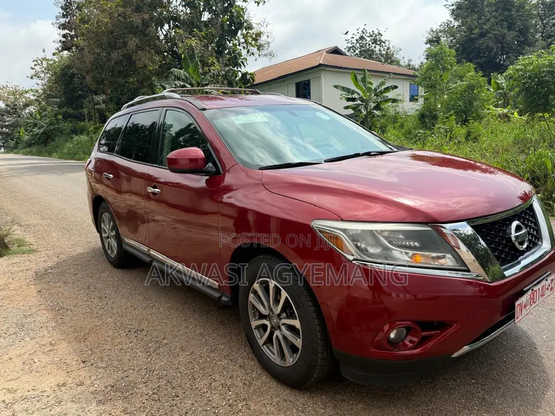 Nissan Pathfinder SV FWD 2013 Red