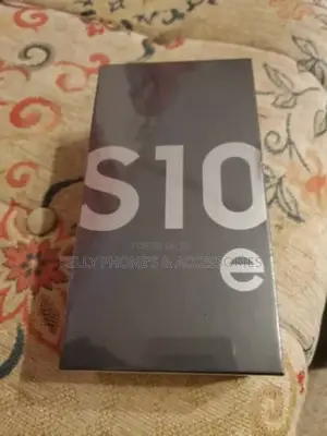 New Samsung Galaxy S10e 128 GB Black