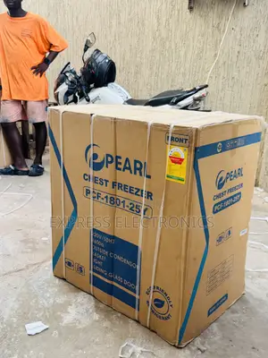 Ultra Modern Sleek PCF-1801-25y —-150ltrs Pearl Chest Freezer .
