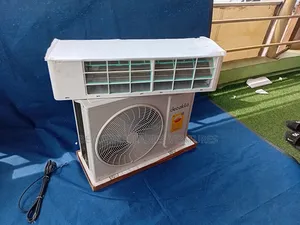 “Decakila Air Conditioner – Master the Heat 1.5hp Split System
