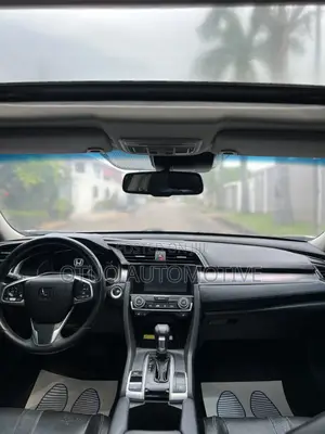Honda Civic Touring 4dr Sedan (1.5L 4cyl) 2017 White