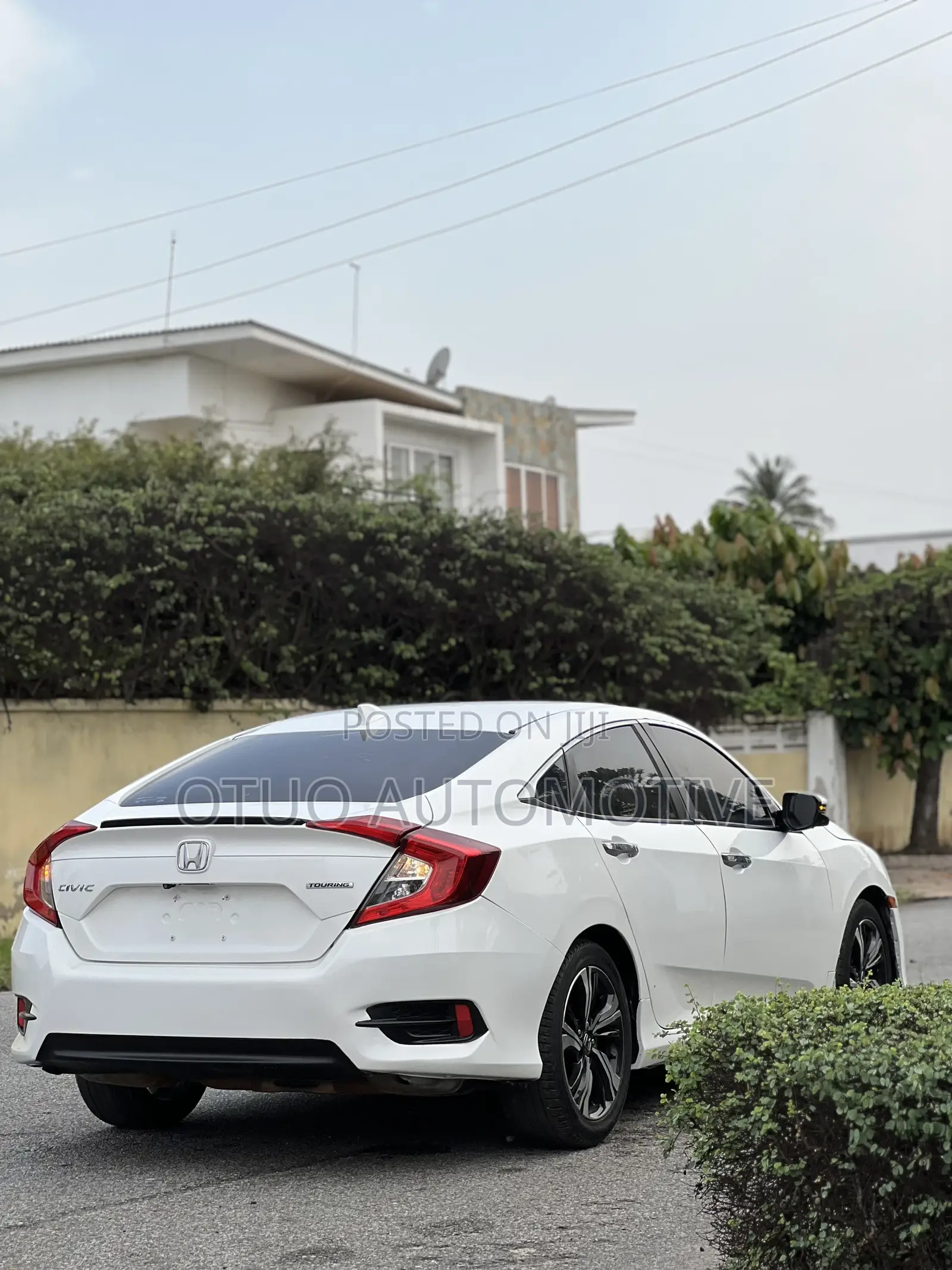 Honda Civic Touring 4dr Sedan (1.5L 4cyl) 2017 White