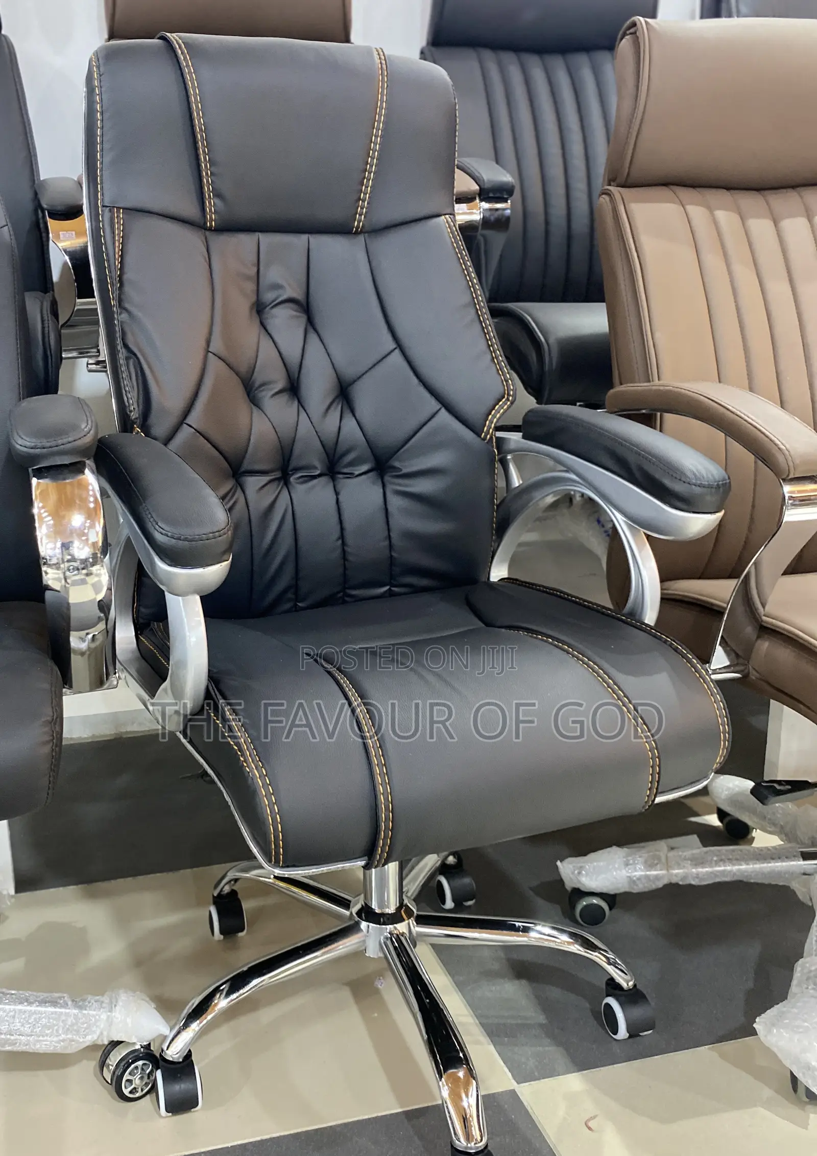 Modern and Classic Executive Chair