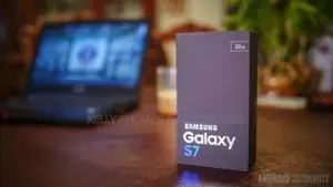 New Samsung Galaxy S7 64 GB Black