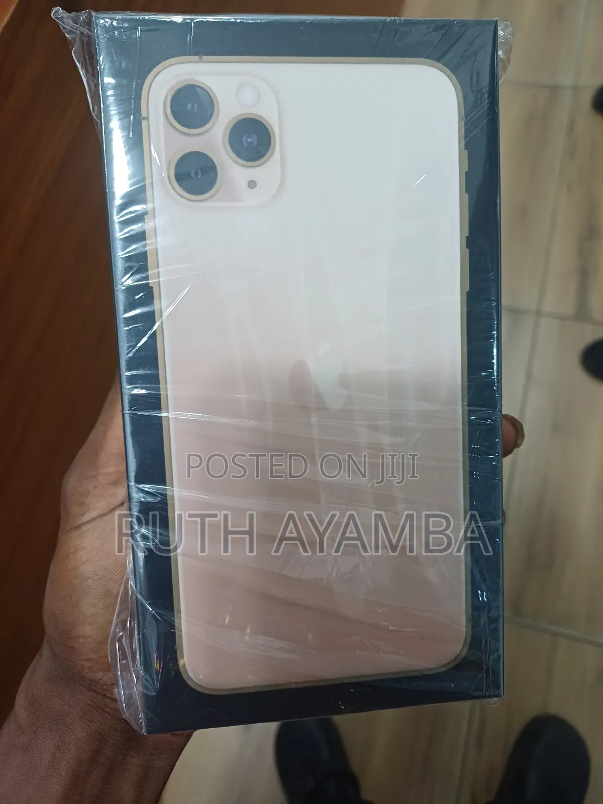 New Apple iPhone 11 Pro Max 256 GB Gold