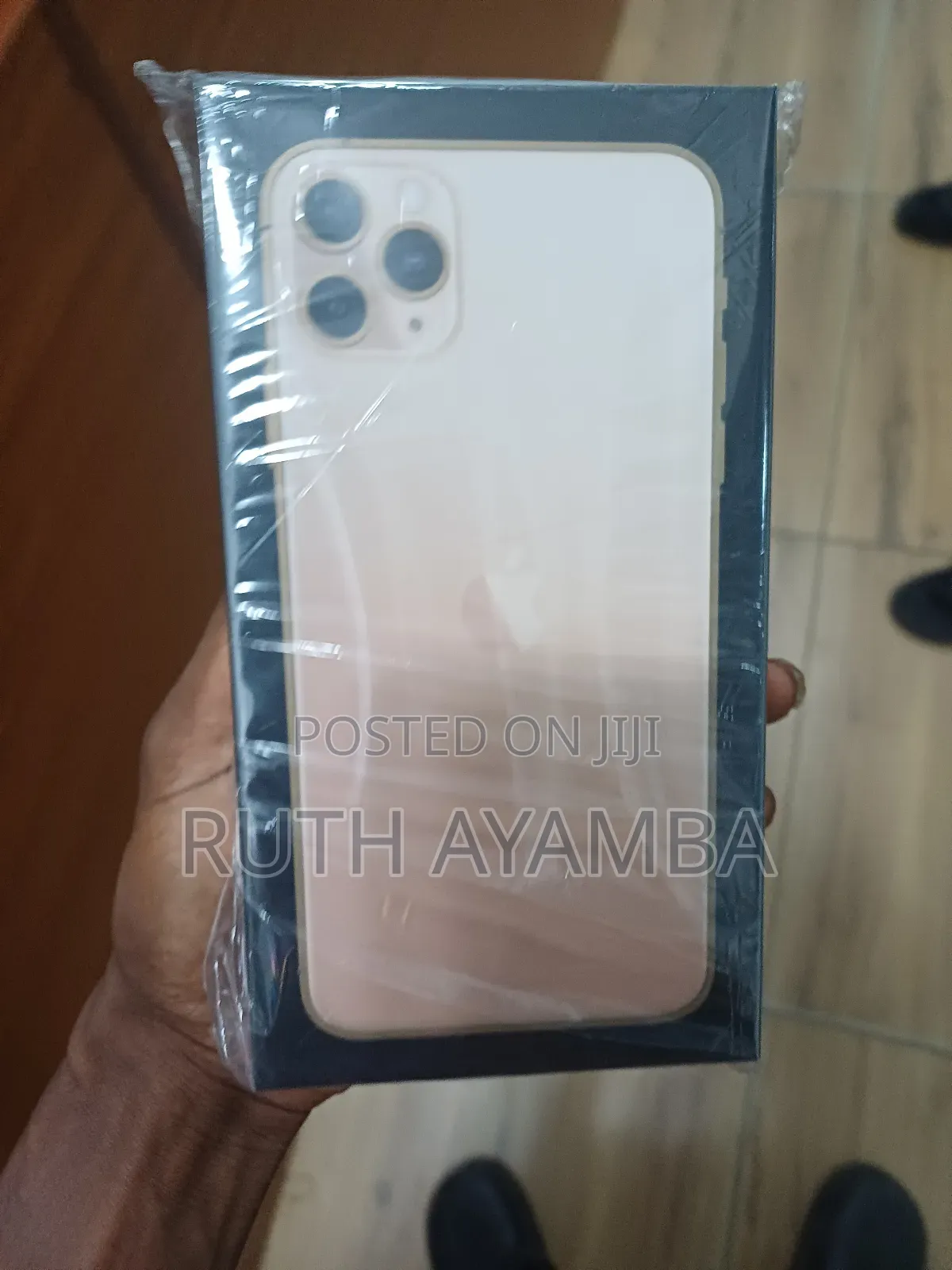 New Apple iPhone 11 Pro Max 256 GB Gold