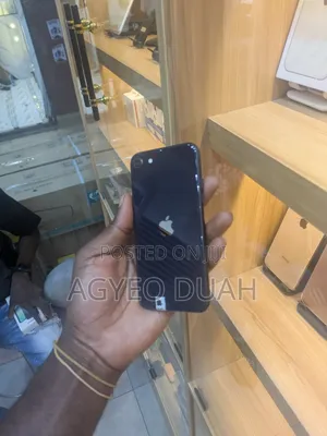 New Apple iPhone SE (2022) 128 GB