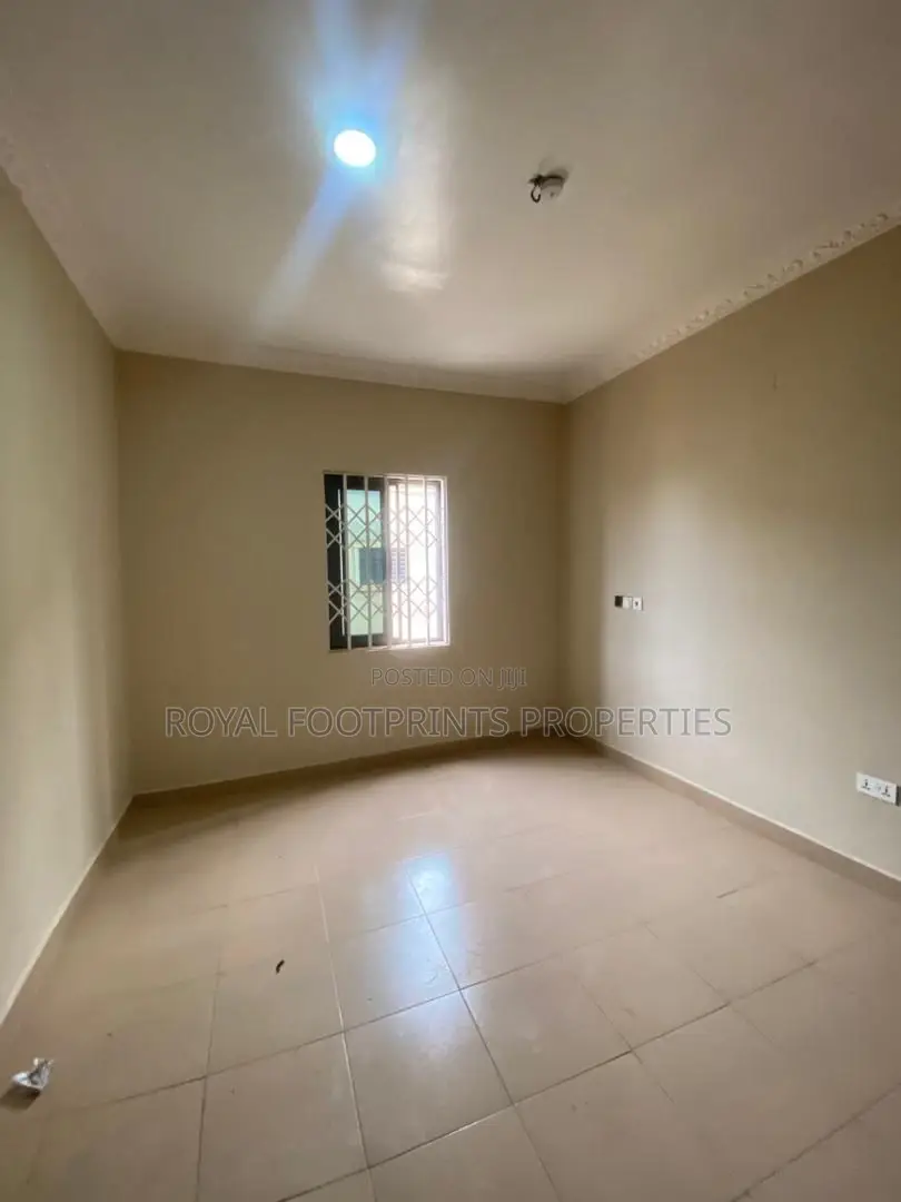 3bdrm House in Luxelooks Properties, Adenta for rent
