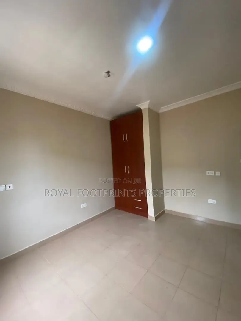 3bdrm House in Luxelooks Properties, Adenta for rent