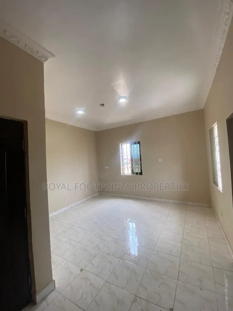 3bdrm House in Luxelooks Properties, Adenta for rent
