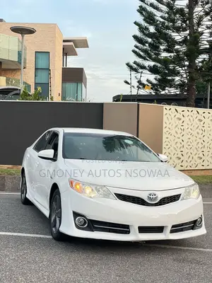 Toyota Camry SE Sport 4dr Sedan w/Prod. End 11/13 (2.5L 4cyl 6A) 2014