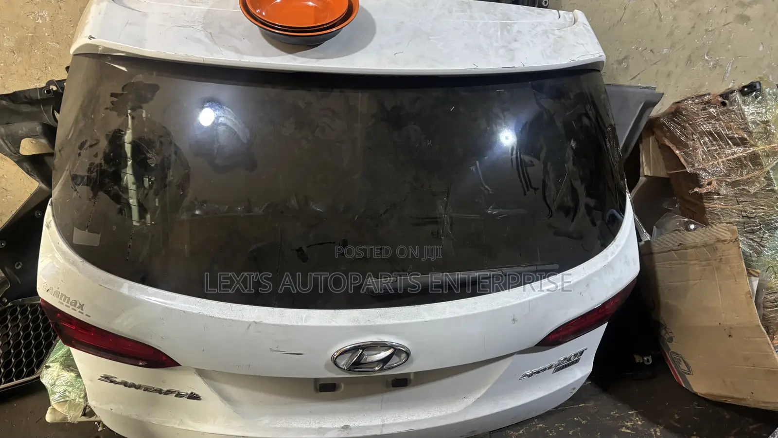 Hyundai Santa Fe 2013,2014,2015,2016,2017 Tailgate/ Boots Available