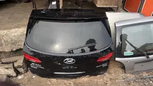Hyundai Santa Fe 2013,2014,2015,2016,2017 Tailgate/ Boots Available