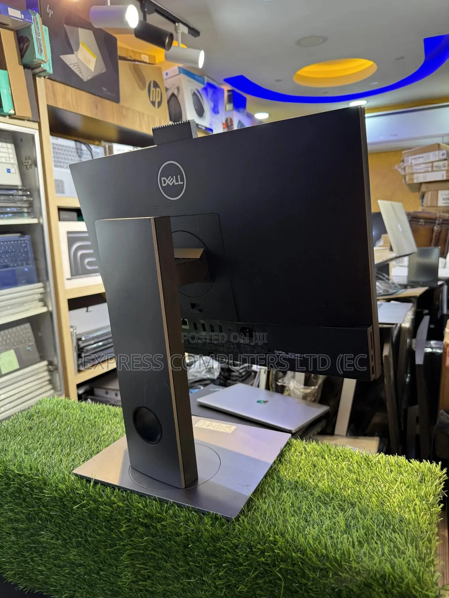 Desktop Computer Dell OptiPlex 5260 12GB Intel Core I5 SSD 256GB