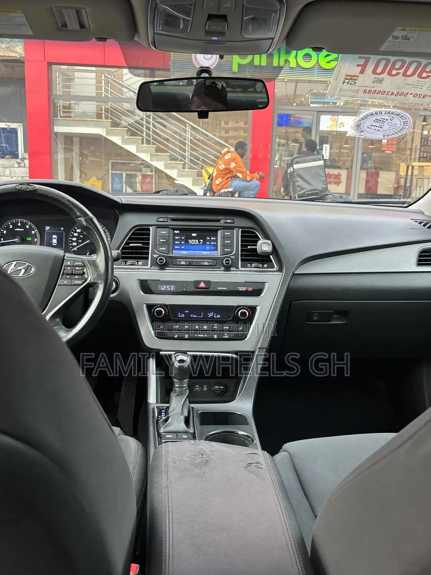 Hyundai Sonata Base Sedan FWD (2.4L 4cyl 6A) 2016 Black