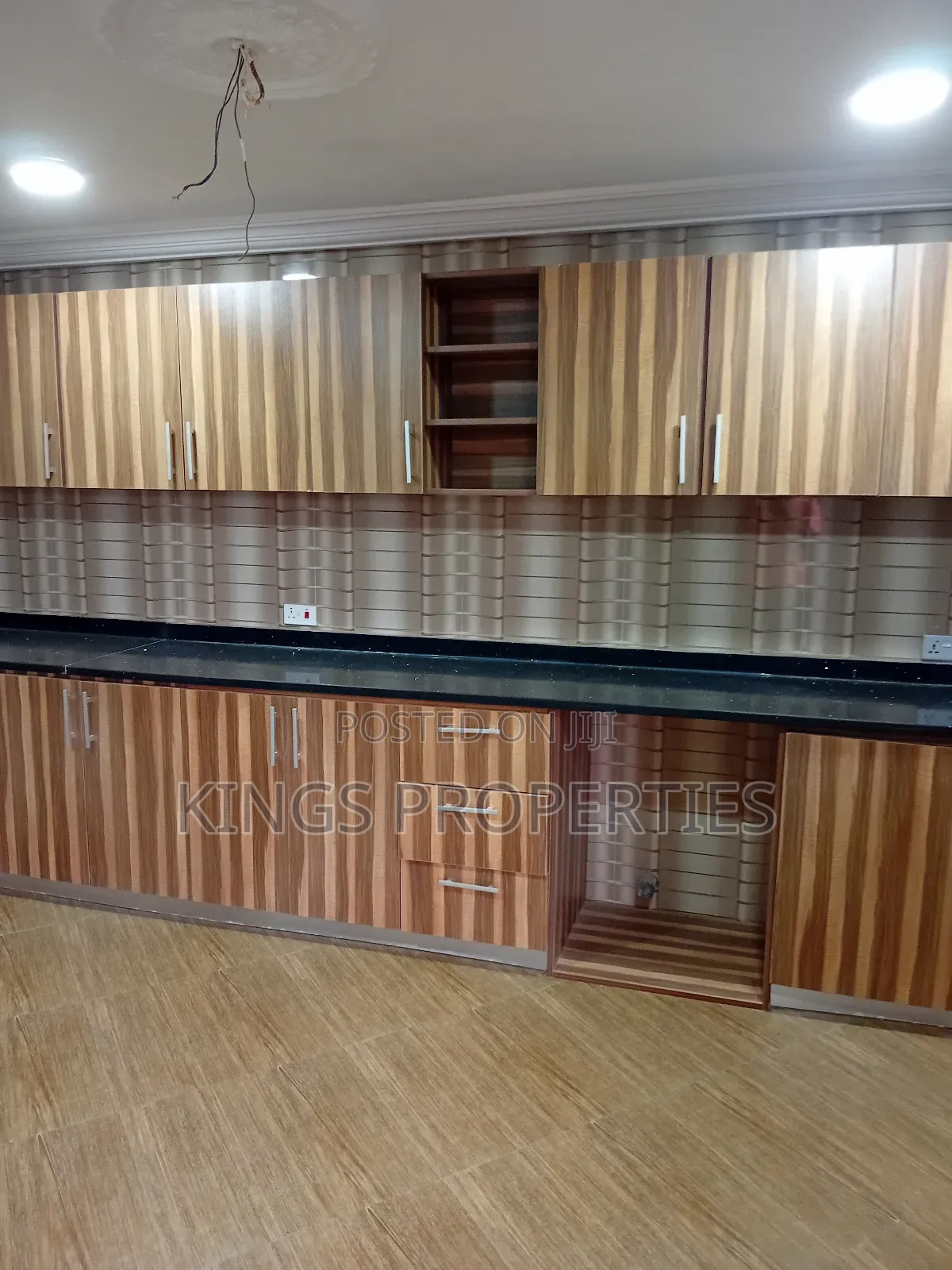 3bdrm Apartment in Kings Properties, West Hills Mall Area for rent