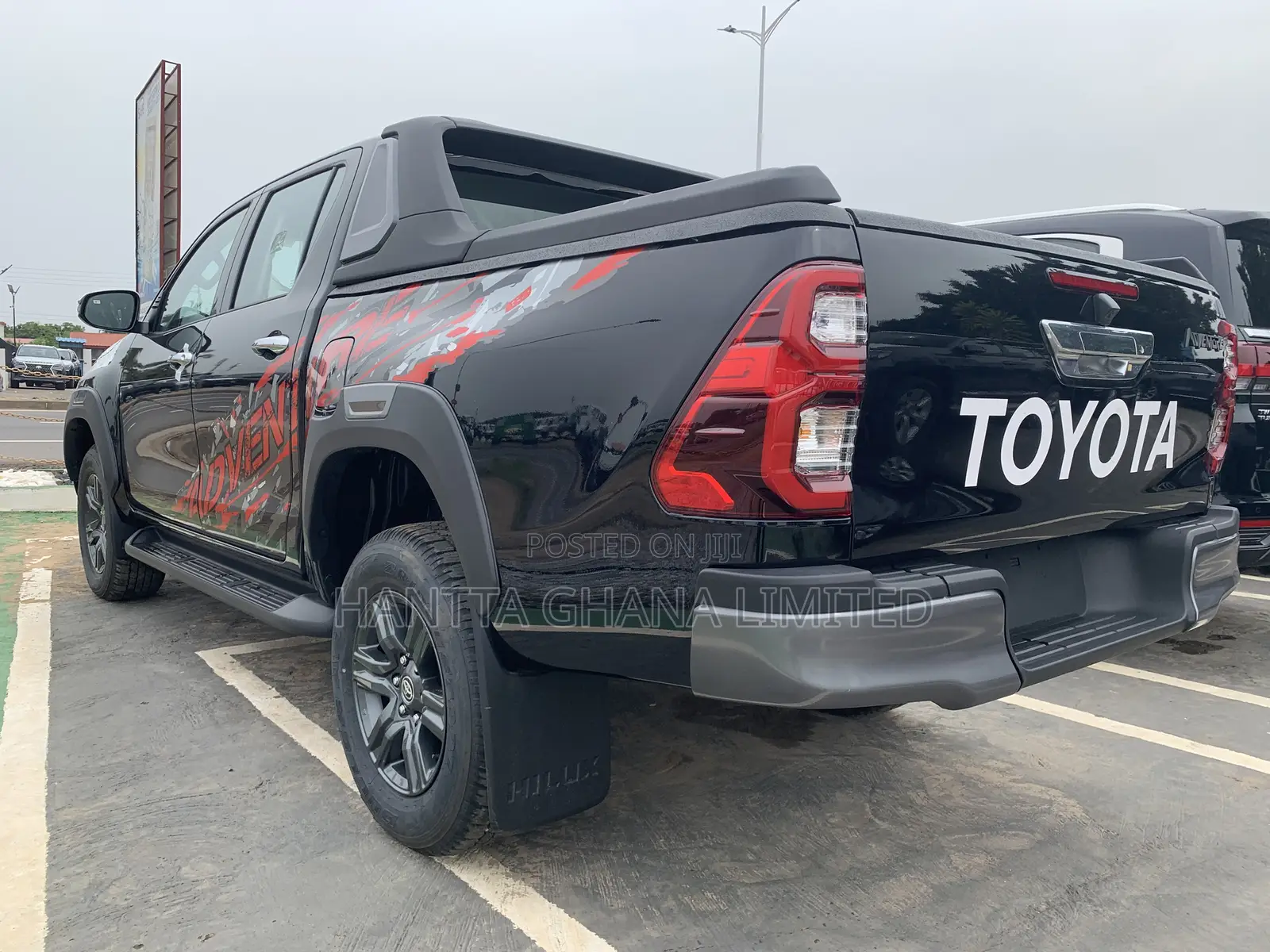 New Toyota Hilux 2025 Black