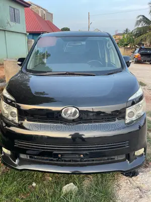 Toyota Voxy 2013 Black