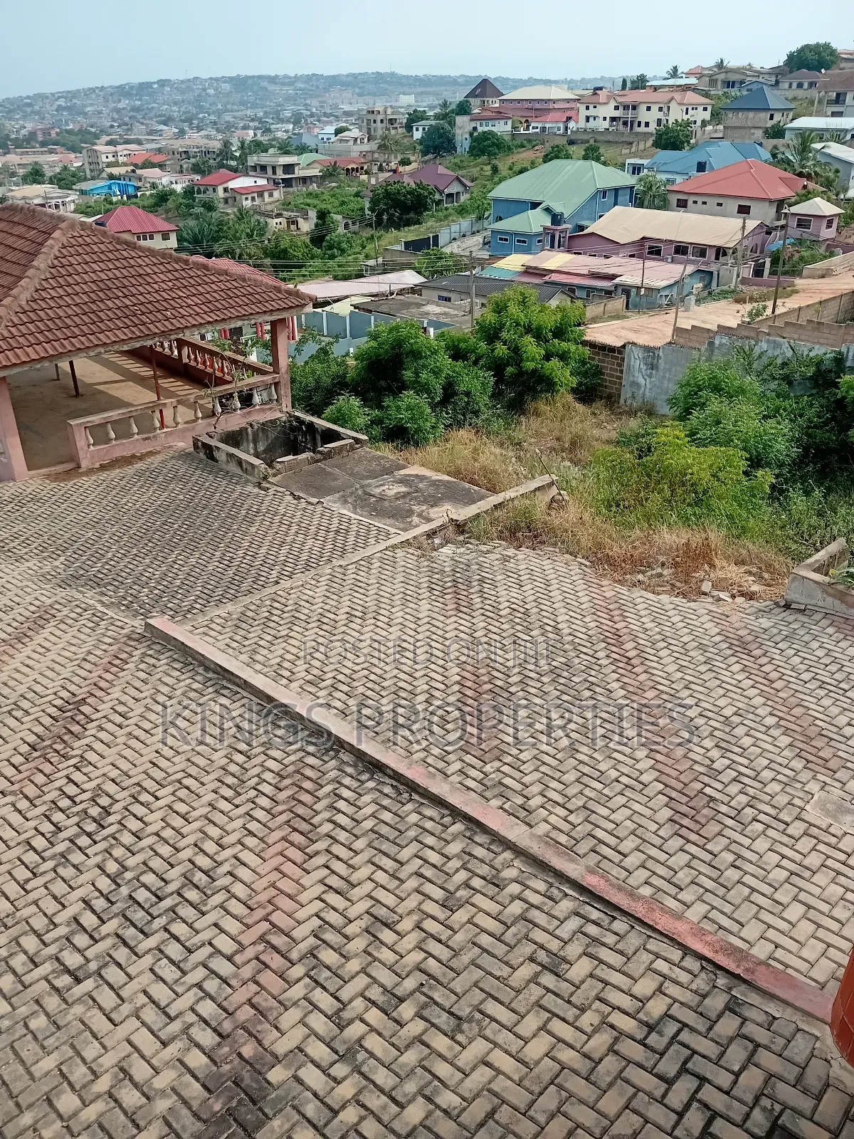 5bdrm House in West Hills Mall Area for sale