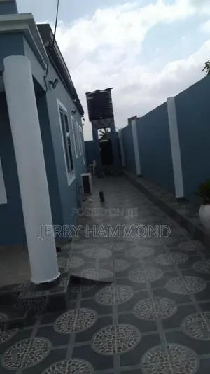 3bdrm House in Valley View, Oyibi for sale
