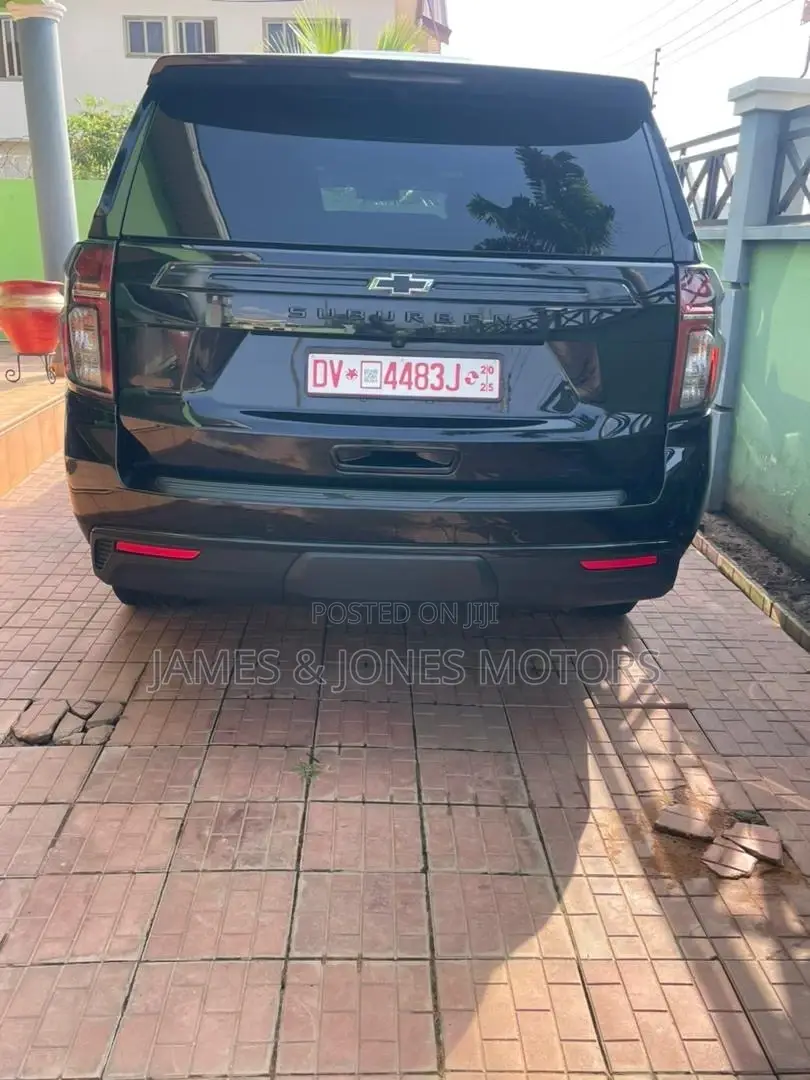 Chevrolet Suburban 2022 Black