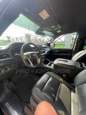 Chevrolet Suburban 2022 Black