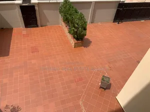 3bdrm Apartment in Tiyumba Estate, Abeka for rent