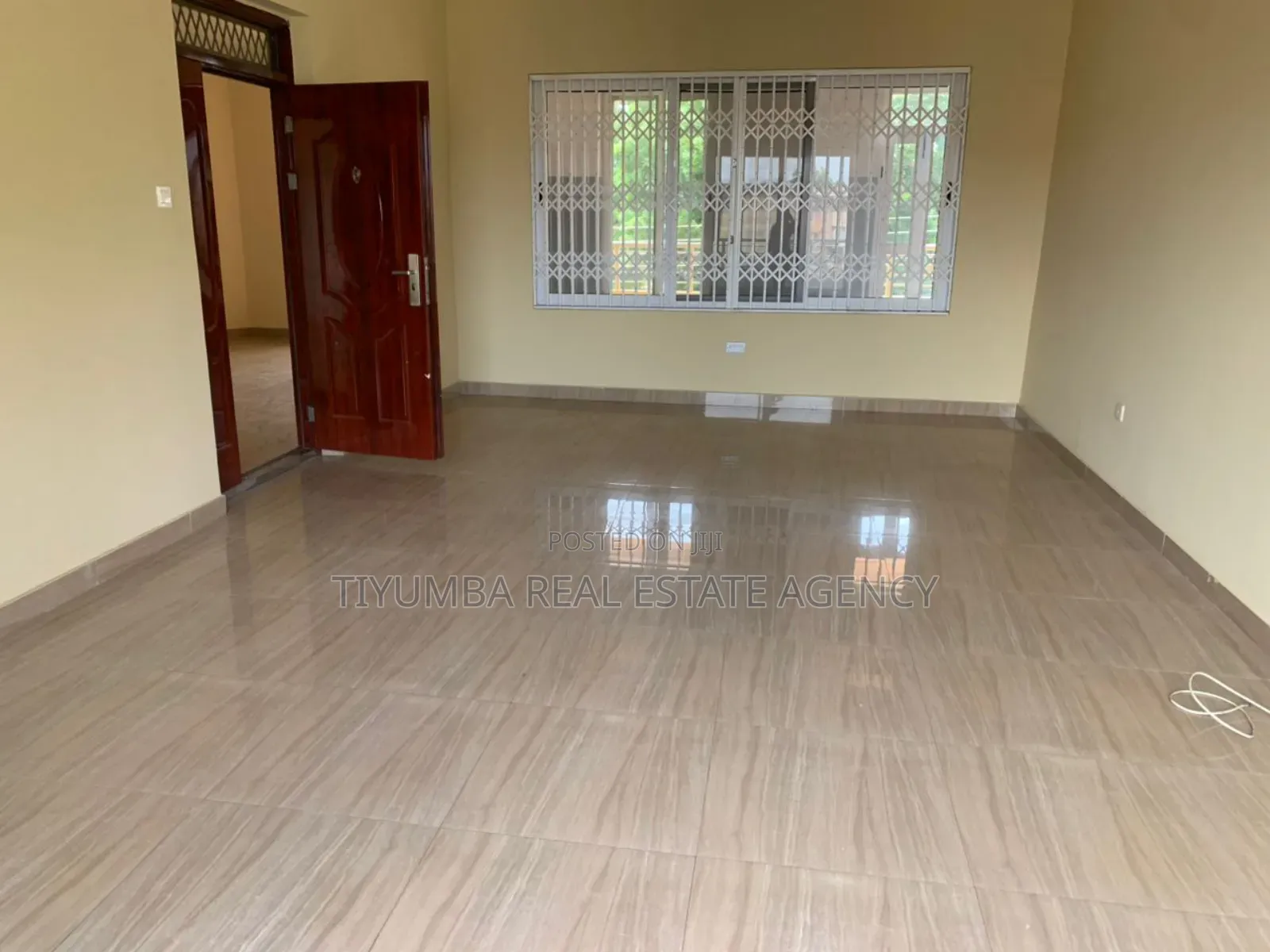 3bdrm Apartment in Tiyumba Estate, Abeka for rent