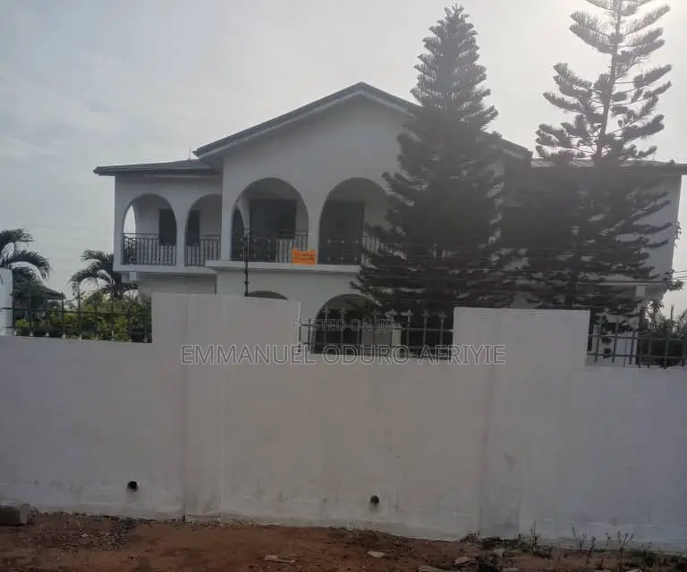 7bdrm House in Amasaman Shikpontele, Ga West Municipal for rent