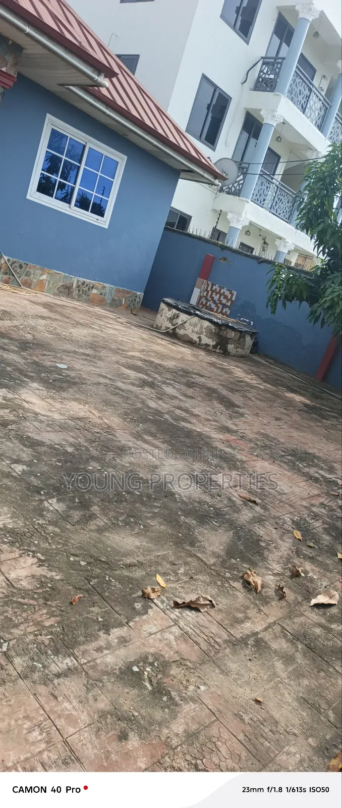 3bdrm House in Amasaman Asalahaja for sale