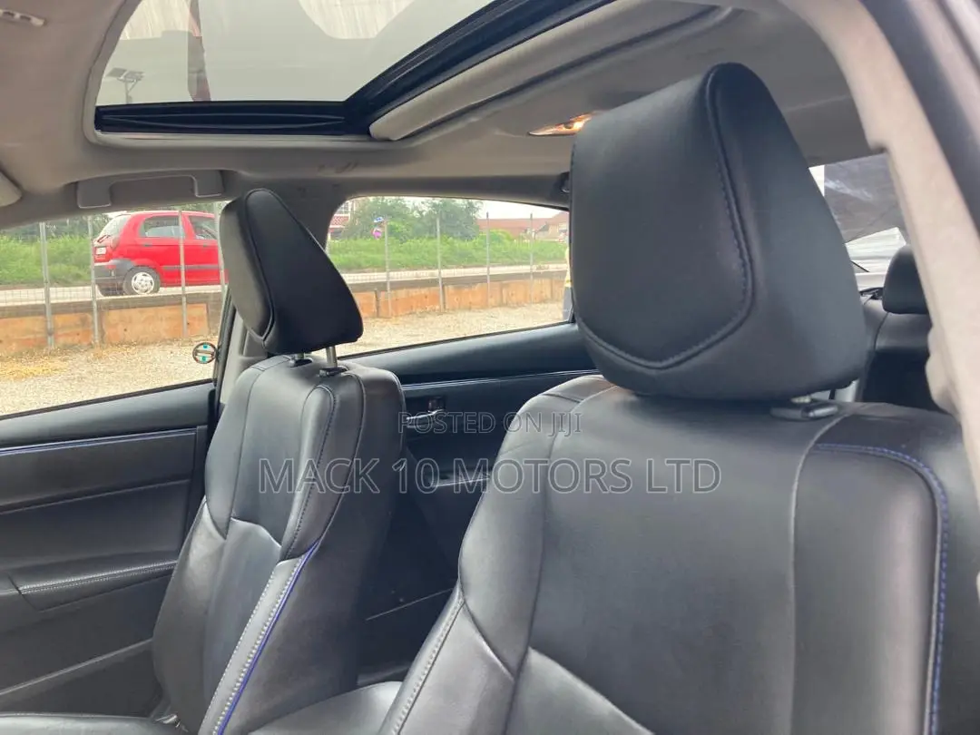 Toyota Corolla XSE 4dr Sedan (1.8L 4cyl CVT) 2017 Black
