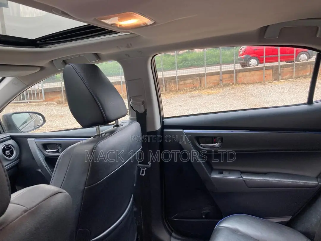Toyota Corolla XSE 4dr Sedan (1.8L 4cyl CVT) 2017 Black
