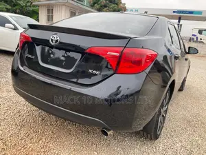 Toyota Corolla XSE 4dr Sedan (1.8L 4cyl CVT) 2017 Black