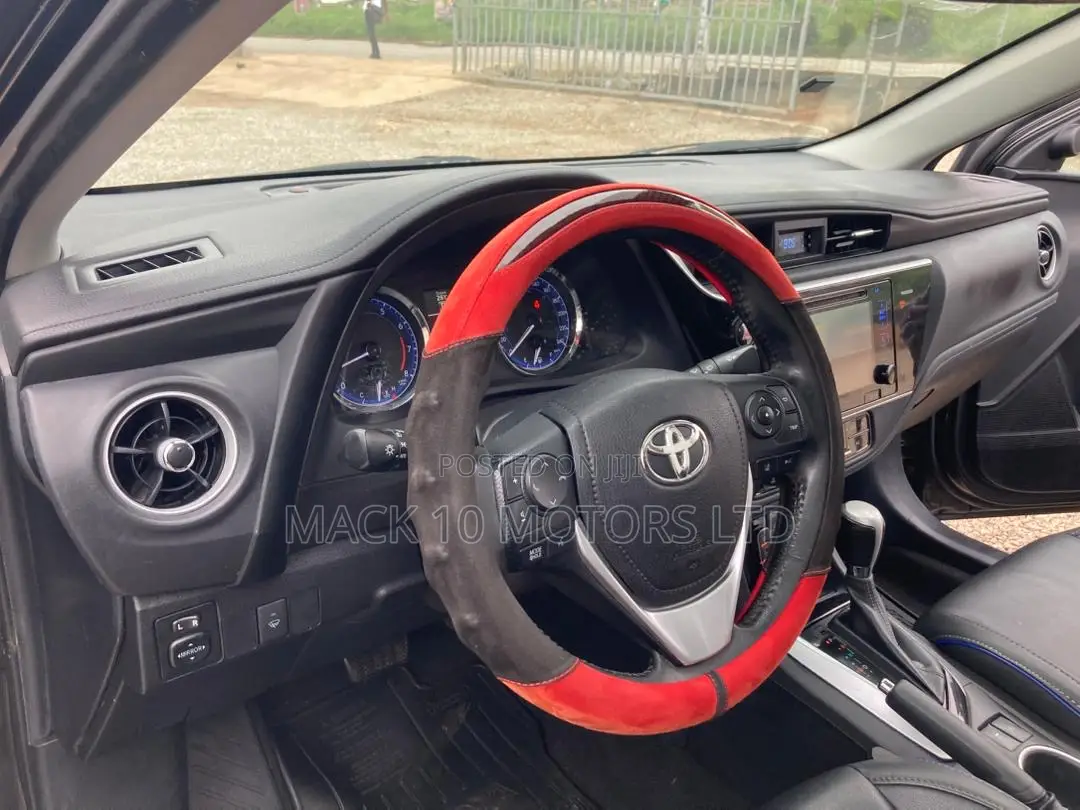 Toyota Corolla XSE 4dr Sedan (1.8L 4cyl CVT) 2017 Black
