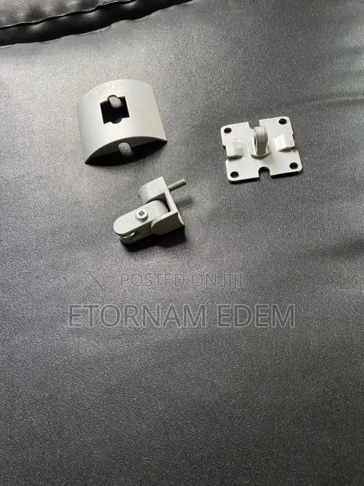 5 Bose Cube Surround Speakers