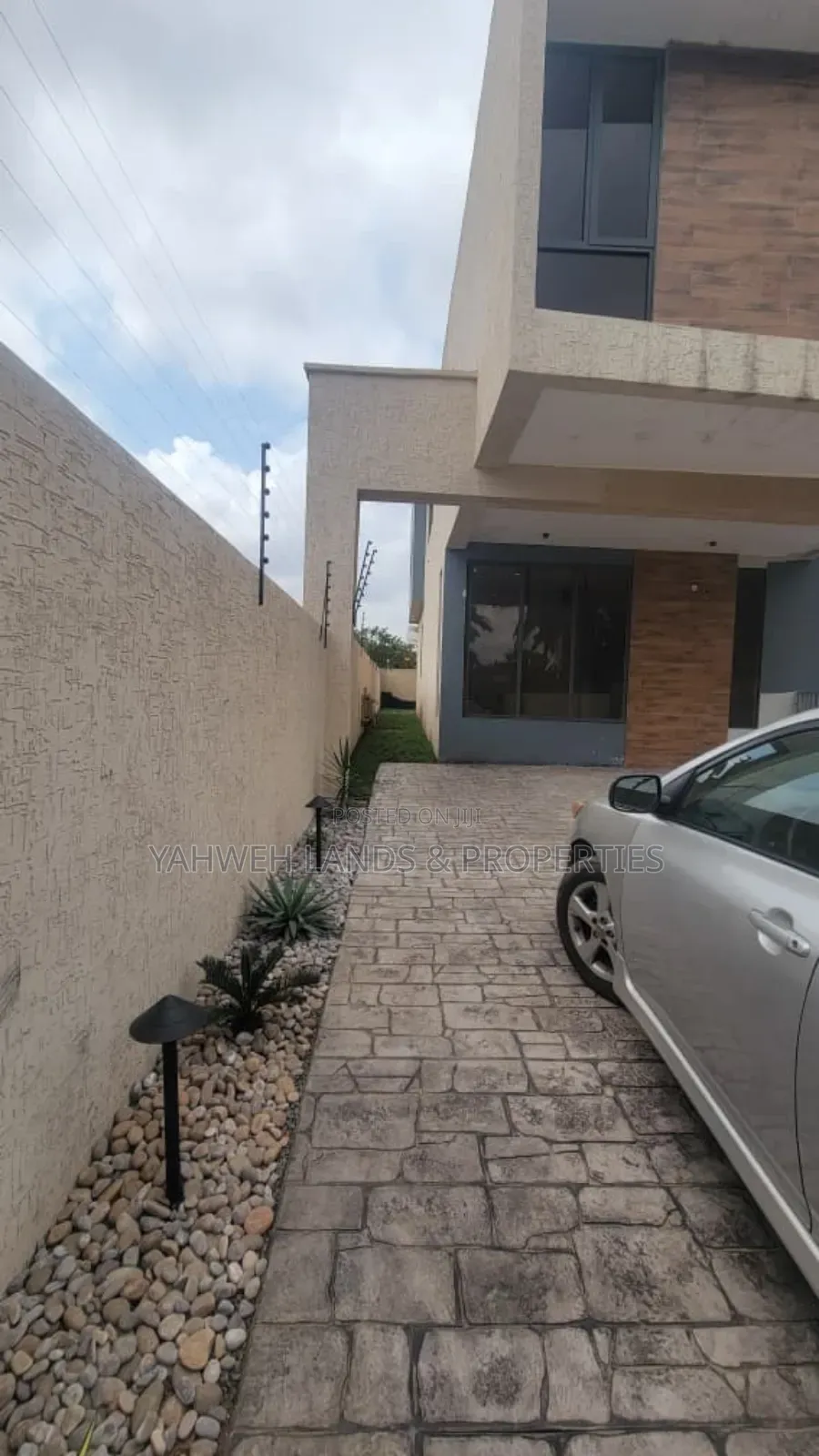 4bdrm House in Madina for sale