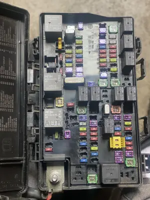 Dodge Ram /Jeep Cherokee Fusebox 2018
