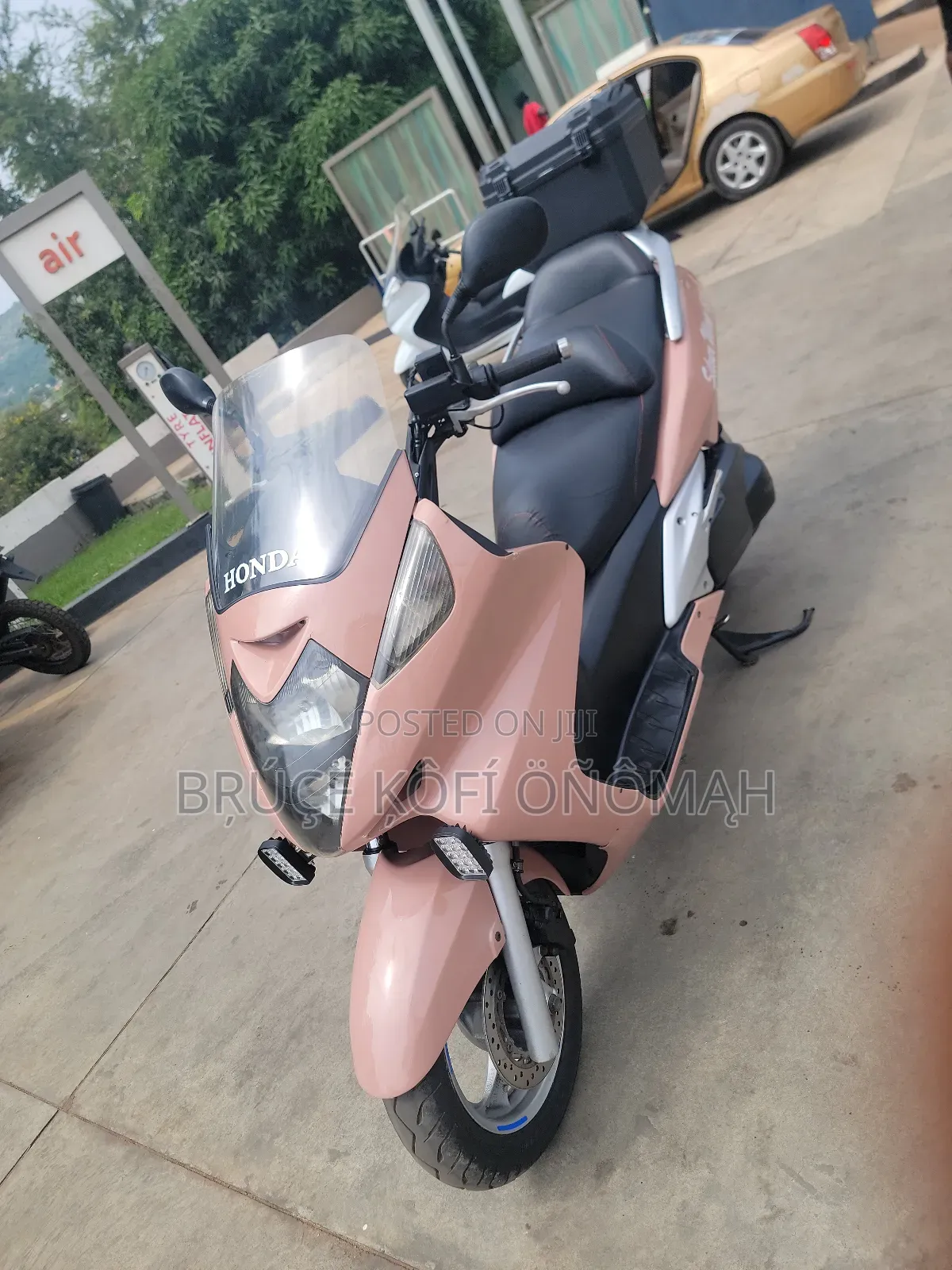 Honda Gold Wing 2012 Beige