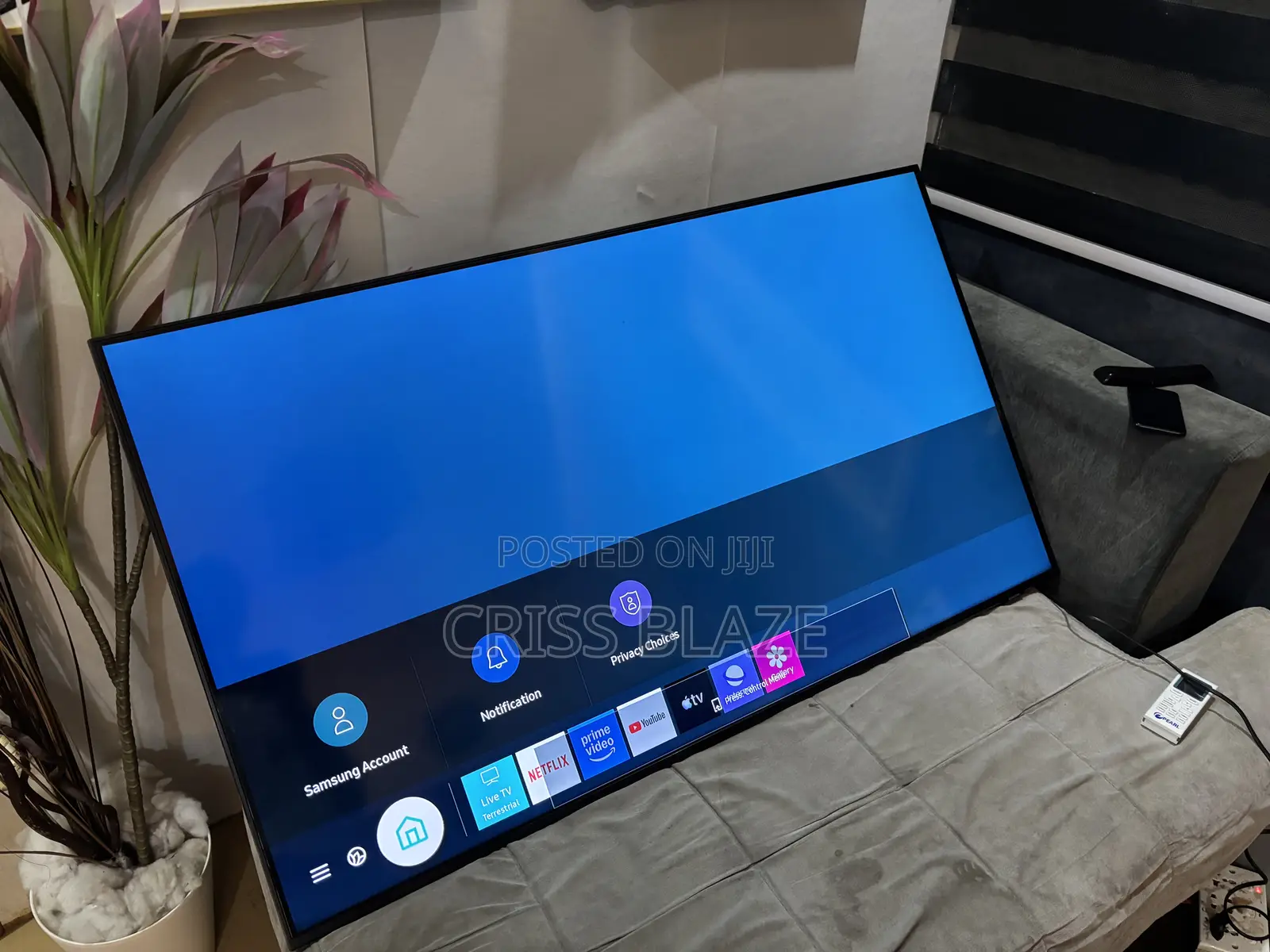 Samsung 50 Inches Smart Crystal Tv